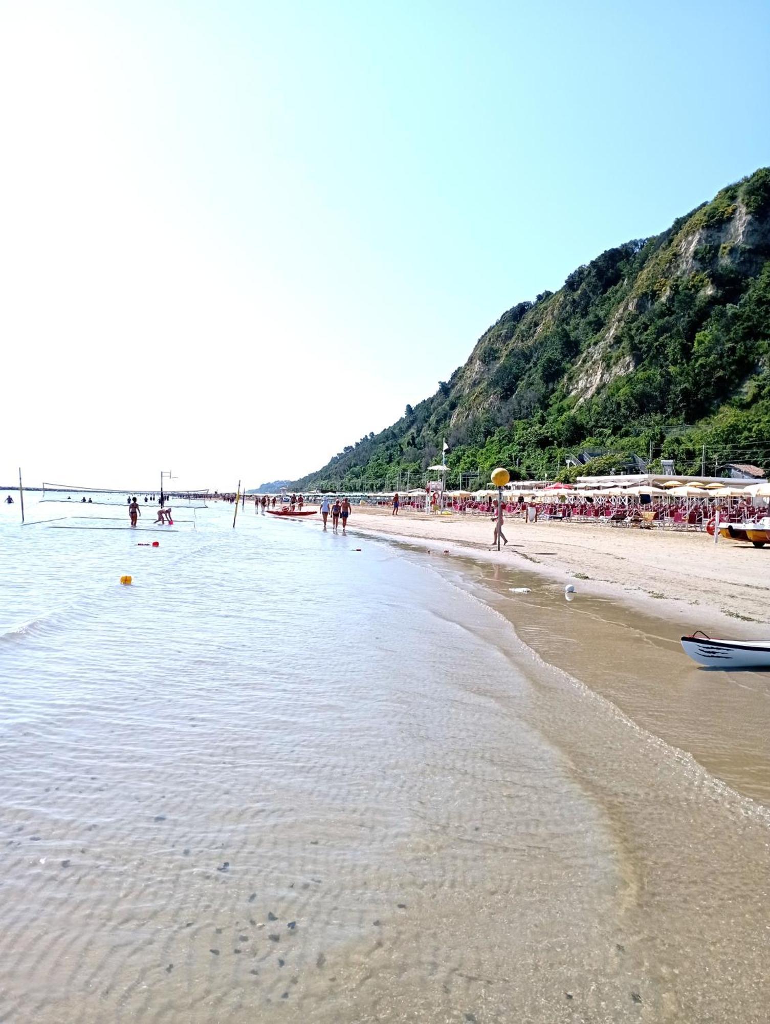 B&B Profumo Di Gelsomino Mombaroccio ภายนอก รูปภาพ