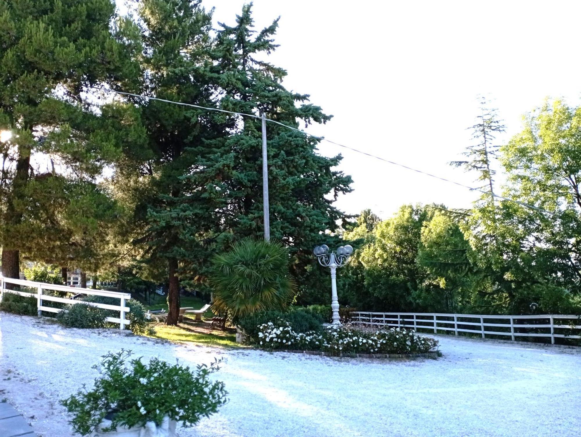 B&B Profumo Di Gelsomino Mombaroccio ภายนอก รูปภาพ